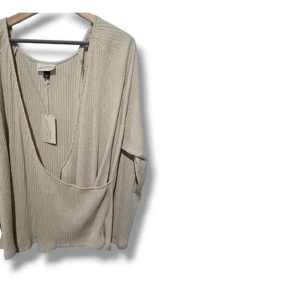 Universal Thread Women's Plus Size cream ribbed long sleeves front wrap blouse - Picture 3 of 6